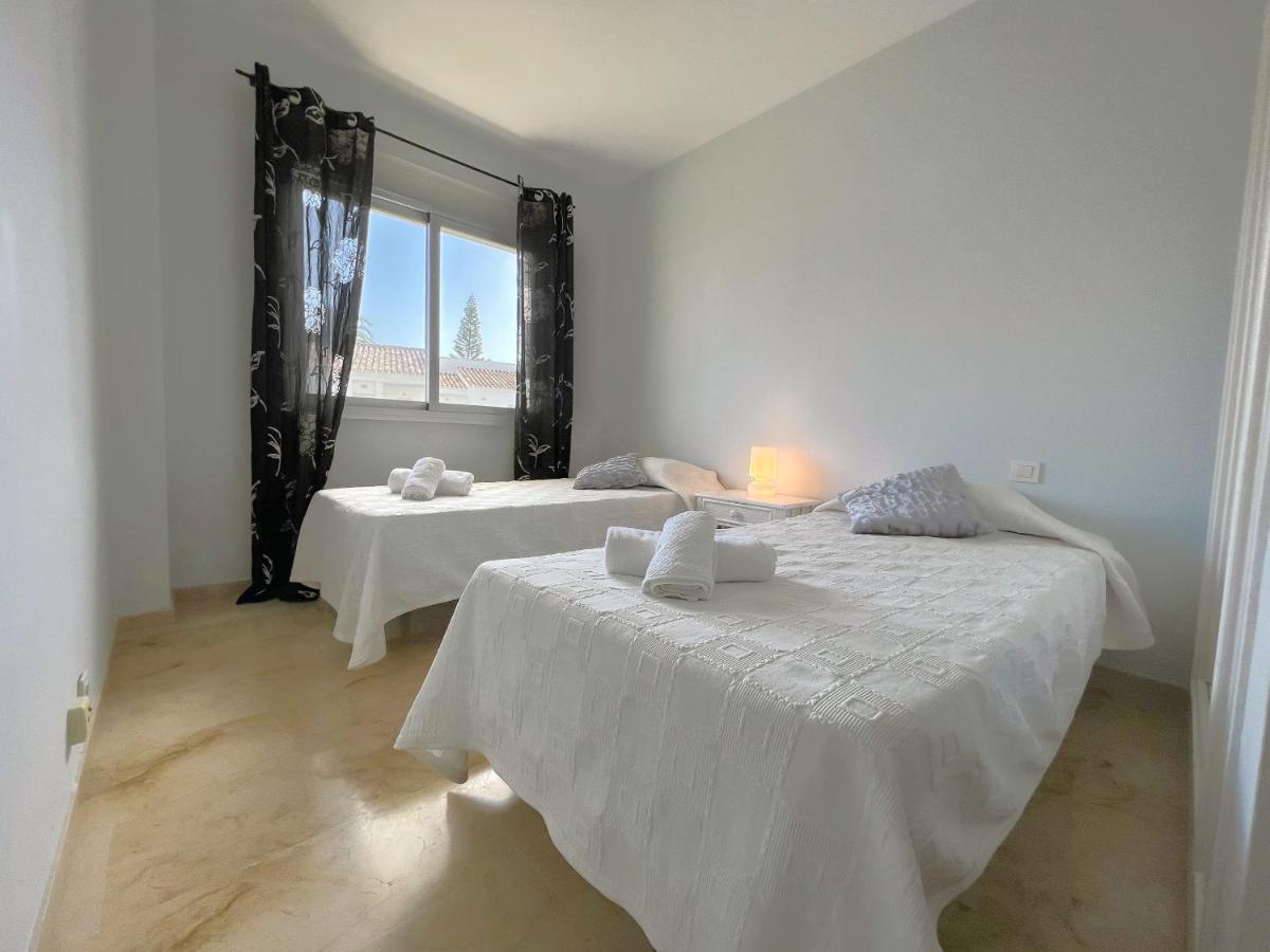 3 Bed Las Petunias, San Pedro Marbellac Extérieur photo